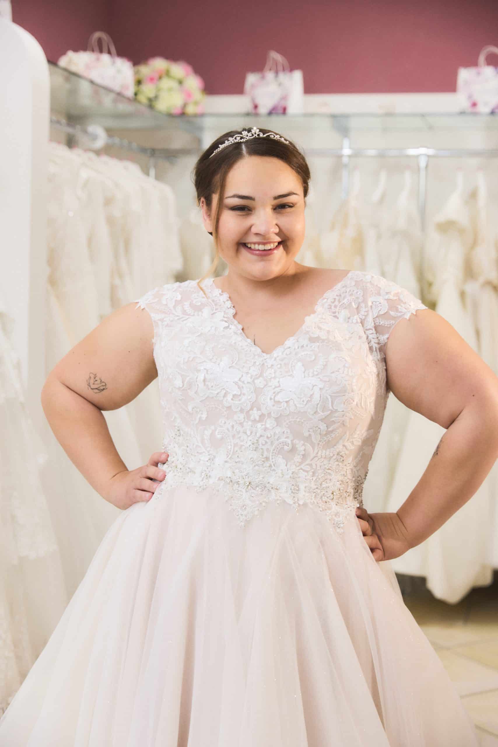 Plussize-Brautkleider_Linie8-München